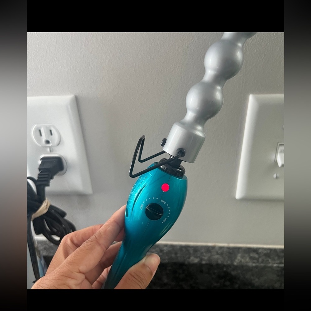 BedHead Blue Curling Wand - Picture 4 of 4